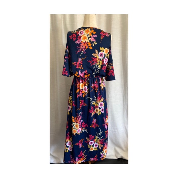 Summer Floral Dress - Picture 4 of 6